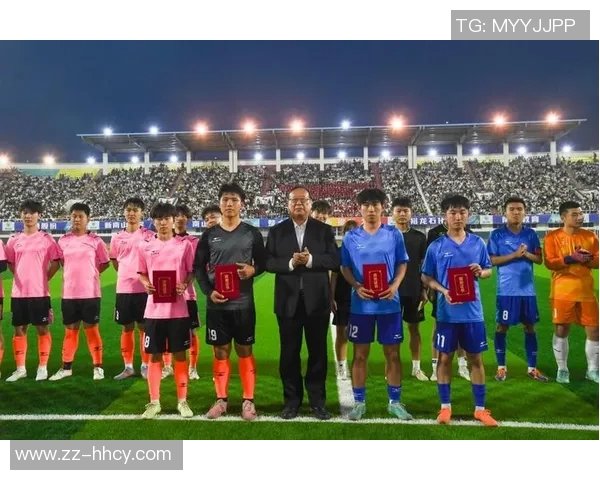 足坛巨星齐聚盛宴共享美食佳肴畅谈绿茵场内外故事